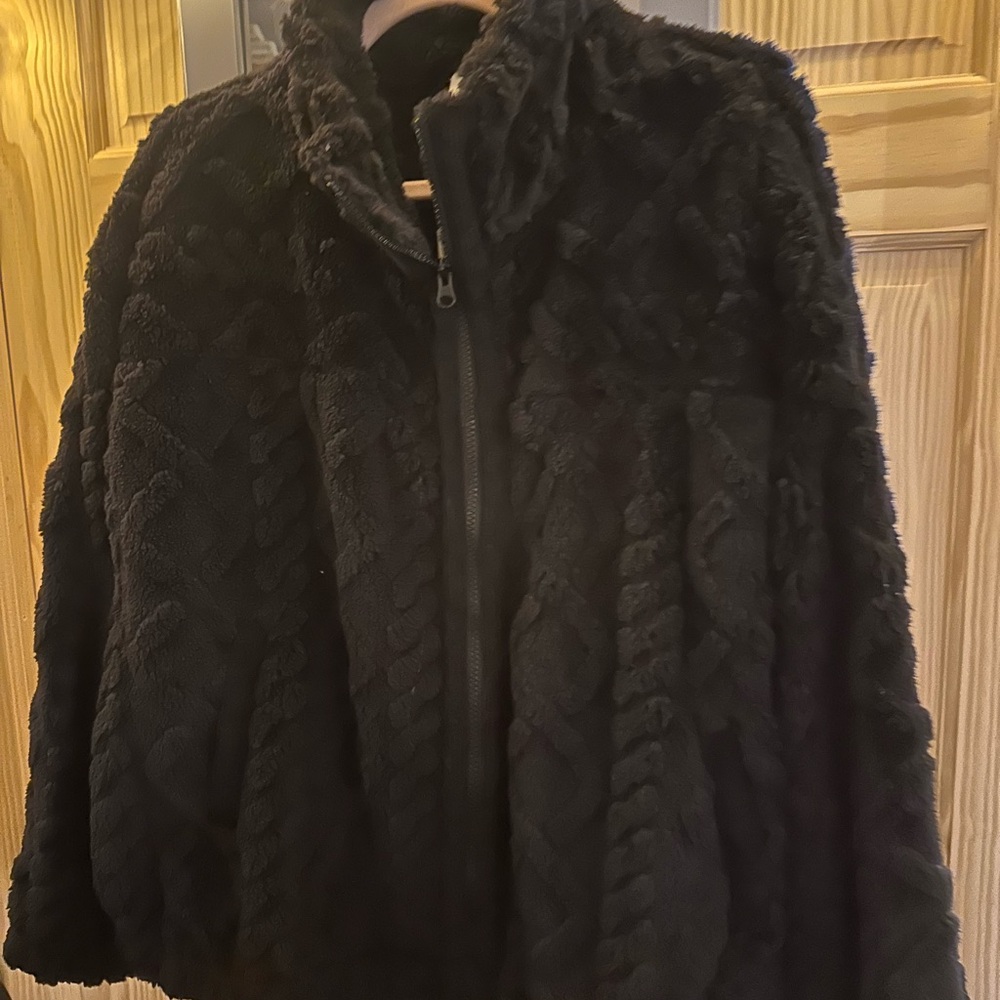 NWT Size M Women's Black Faux Fur Jacket